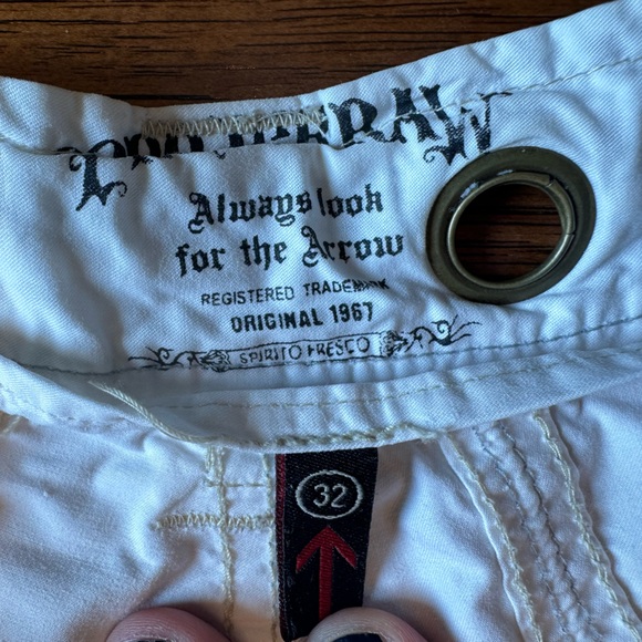 32” White Capris - Picture 8 of 9